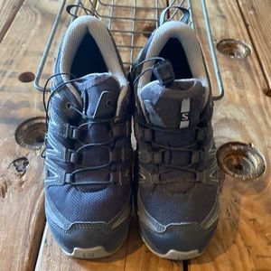 Kids size 2 like new condition